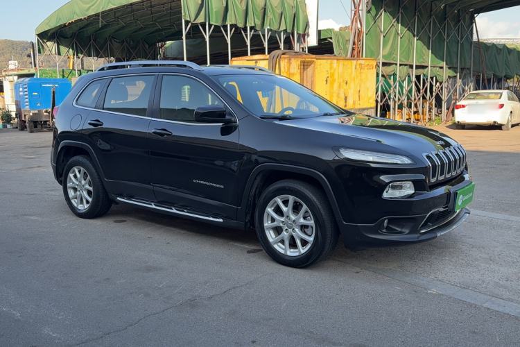 Used  Cherokee 2017 2.0L Superior Edition
