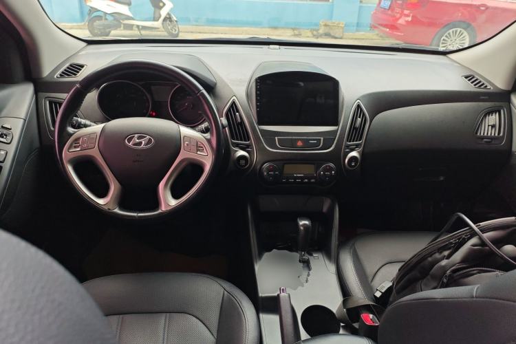 Used Hyundai ix35 2013 2.0L Automatic Two-Wheel Drive Smart GLS China IV Standard
