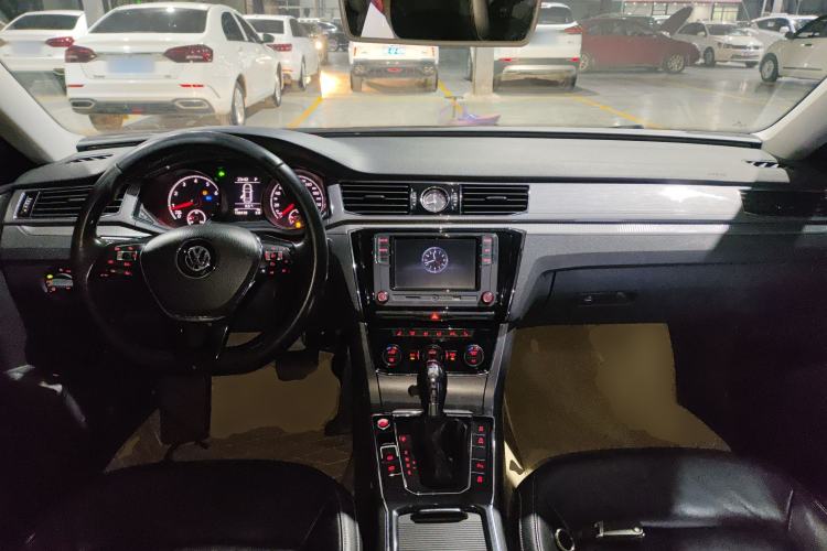 Used Volkswagen Passat 2017 330TSI DSG Luxury Edition
