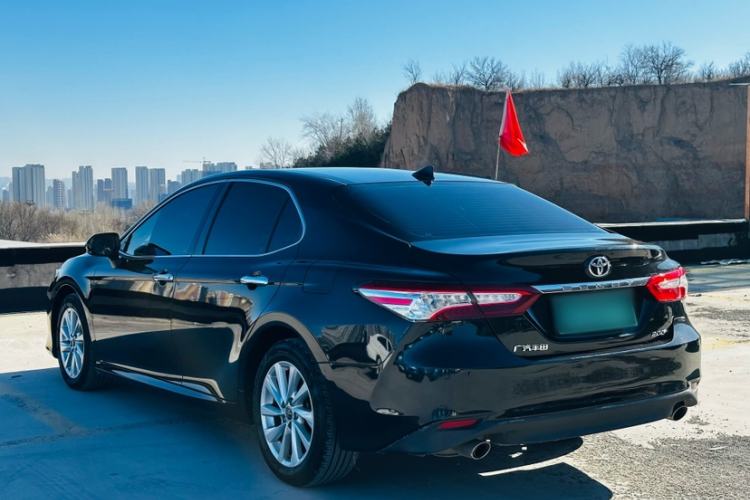 Used Toyota Camry 2021 2.0G Luxury Edition
