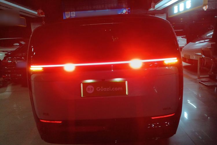 Used Li Auto MEGA 2024 Ultra Model
