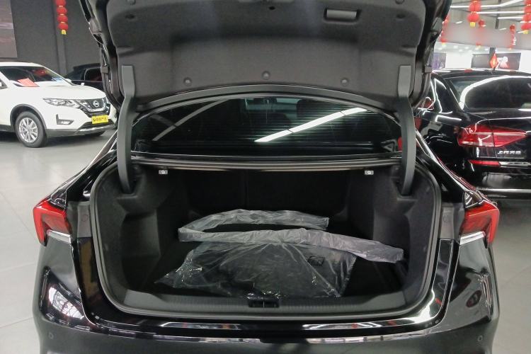 Used Buick LaCrosse 2025 28T Platinum Edition
