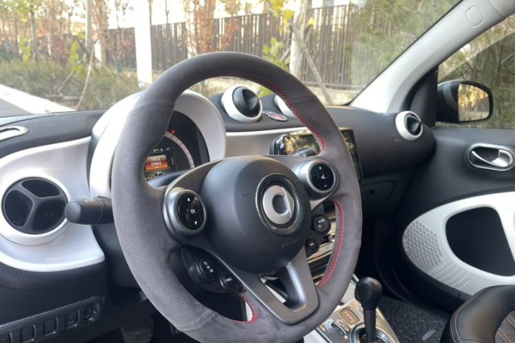 Used  fortwo 2015 1.0L 52 kW Hardtop Passion Edition
