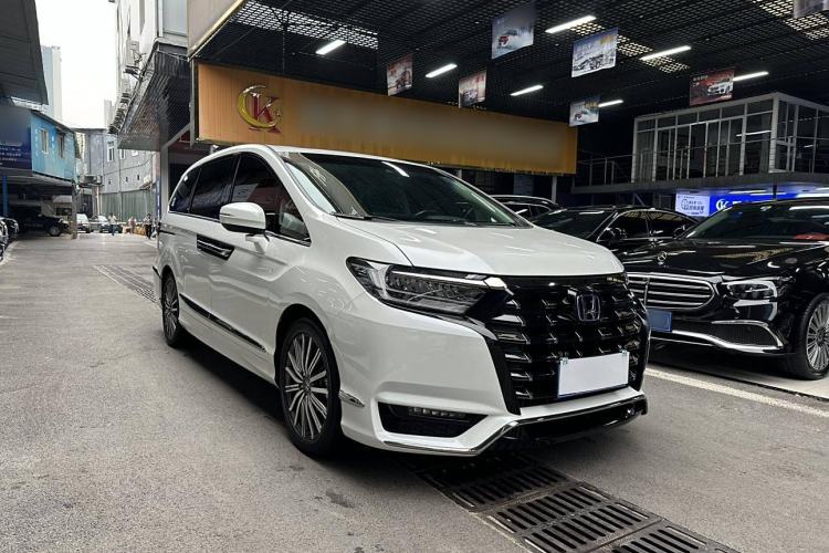 Used Honda Elysion 2022 2.0L eHEV Luxury First Edition
