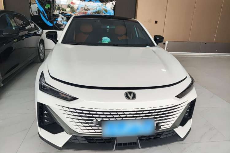 Used Changan UNI-V 2022 1.5T Prestige Version
