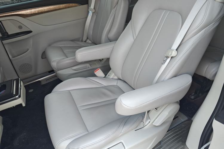 Used Buick GL8 2017 ES 28T Comfort Model China V Standard