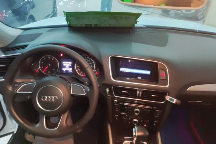 Used Audi Q5 2017 Plus 40 TFSI Ambition Model
