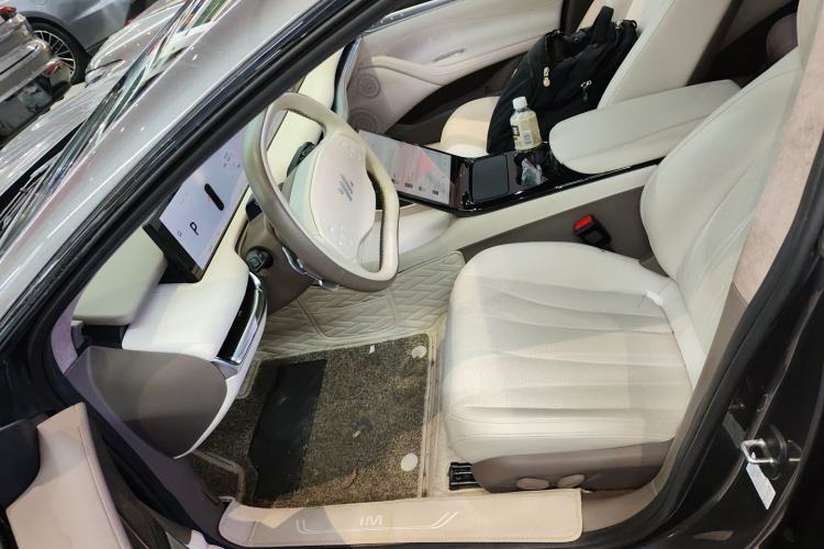 Used  L7 2022 Dynamic Model
