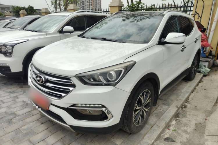 Used Hyundai Santa Fe 2017 2.0T Automatic All-Wheel Drive Smart 7-Seater
