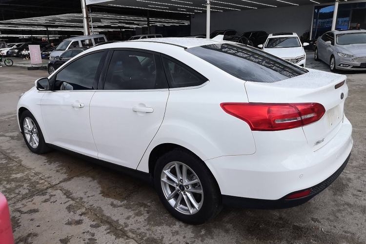 Used Ford Focus 2018 Sedan Classic EcoBoost 180 Automatic Elite Model
