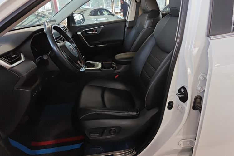 Used Toyota RAV4 2021 2.0L CVT Two-Wheel Drive Prestige Edition
