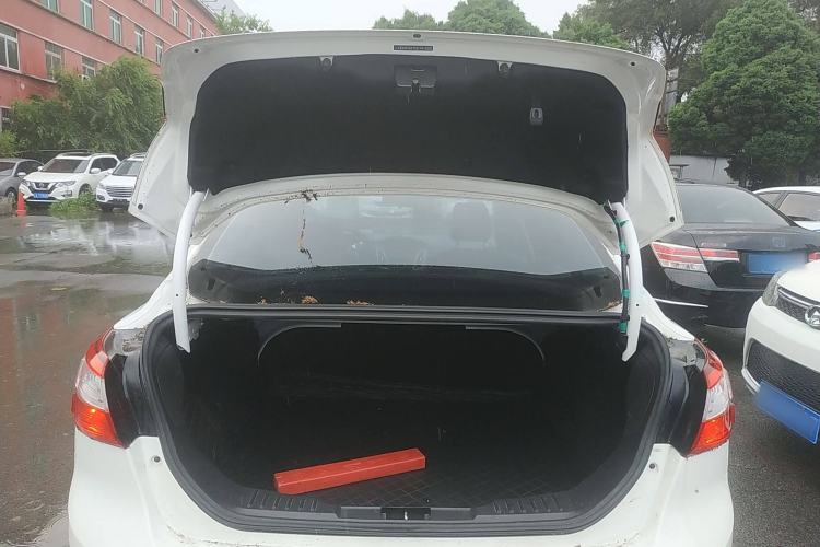 Used Ford Focus 2012 Sedan 1.6L Automatic Fashion Edition
