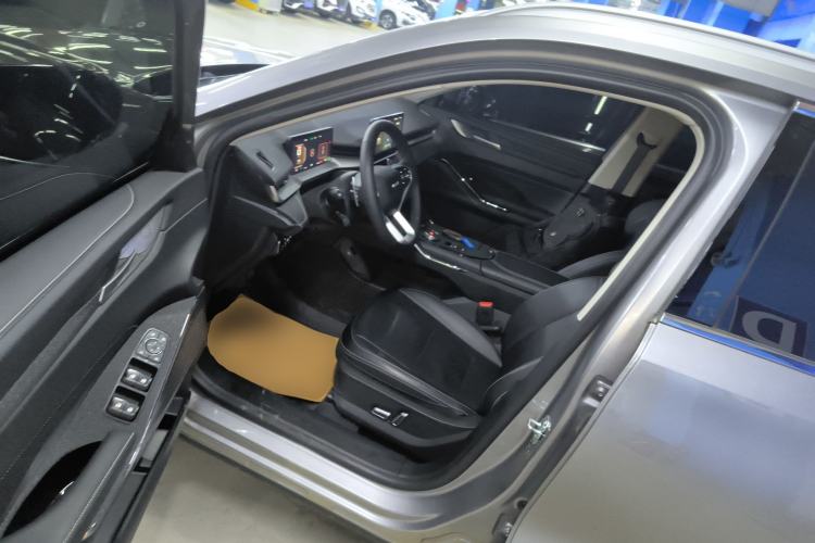 Used Haval H6 2024 1.5T Two-Wheel-Drive Classic Edition
