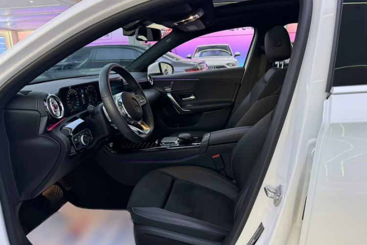 Used Mercedes-Benz A-Class 2022 Revised Version A 200 L Sport Sedan Fashionable Style