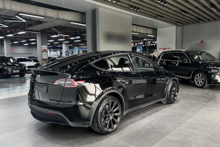 Used Tesla Model Y 2022 Long-Range All-Wheel-Drive Version