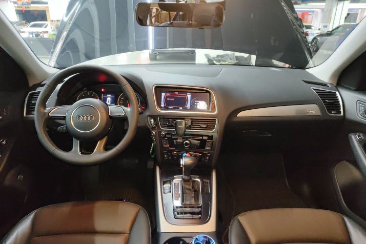 Used Audi Q5 2017 Plus 40 TFSI Ambition Model