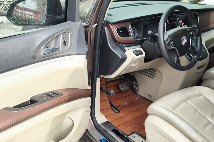 Used Buick GL8 2018 28T Luxury Model China VI Standard
