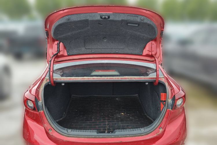 Used Mazda Mazda 3 Axela 2016 Sedan 1.5L Automatic Luxury Model