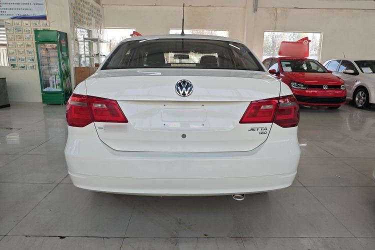 Used Volkswagen Jetta 2015 Value Edition 1.6L Manual Fashionable Style
