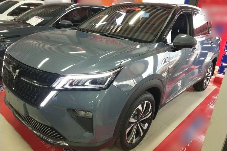 Used Wuling Asta 2022 2.0L DHT Electric-Speed Version
