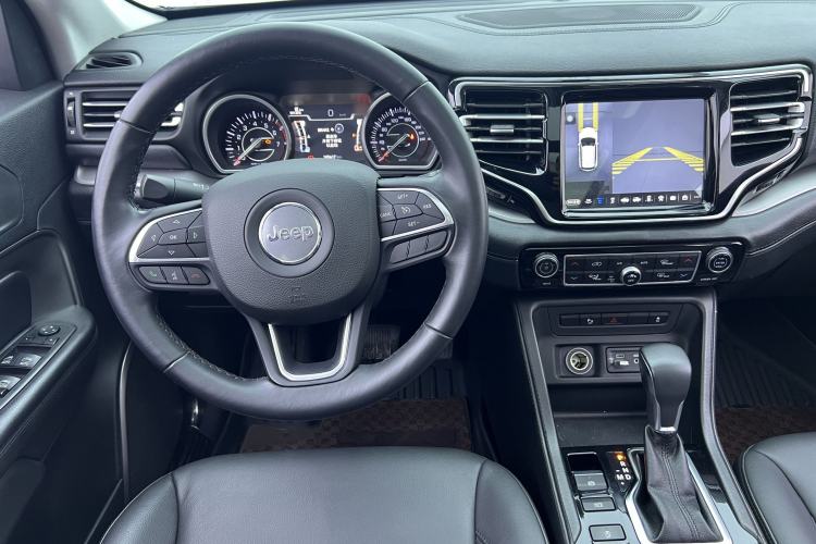 Used  Commander 2018 2.0T Two-Wheel Drive Enjoy Edition China V
