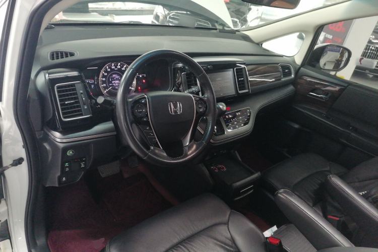 Used Honda Elysion 2016 2.4L Style Edition
