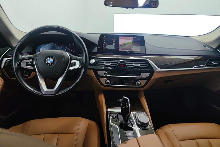 Used BMW 5 Series 2019 525Li Luxury Package
