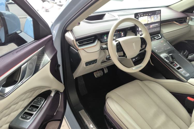 Used Wey Mocha 2021 2.0T Two-Wheel-Drive Ultra-Strong Version
