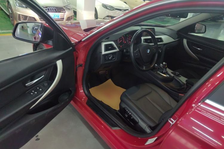 Used BMW 3 Series 2015 316Li Fashion Model
