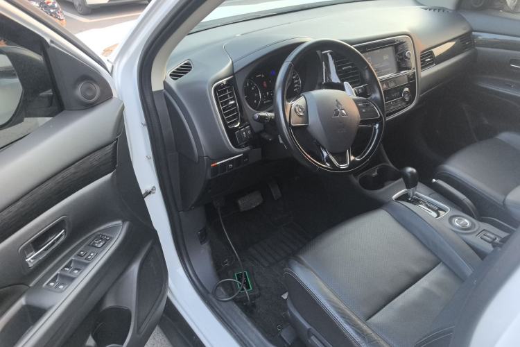Used Mitsubishi Outlander 2016 2.4L 4x4 Elite Edition 5 Seats
