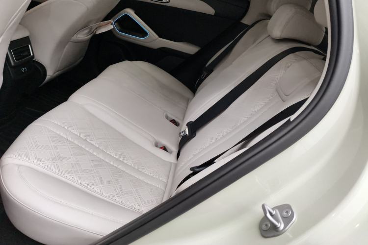 Used BYD Yuan UP 2025 Intelligent Driving Version 401 km Beyond-Range Edition