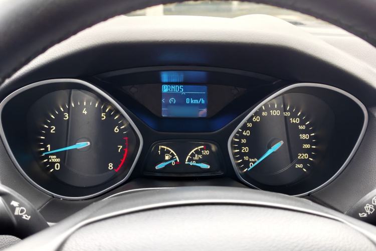 Used Ford Focus 2015 Hatchback 1.6L Automatic Fashion Edition
