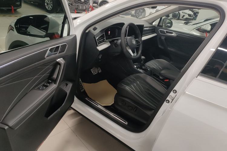 Used Volkswagen Tiguan L 2023 330TSI Automatic Two-Wheel Drive R-Line Enjoyment Edition