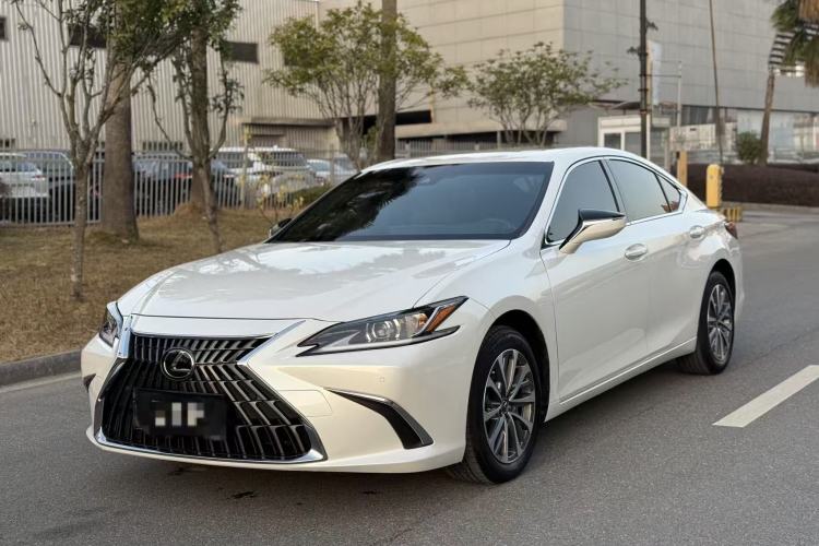 Used Lexus ES 2023 200 Excellence Edition
