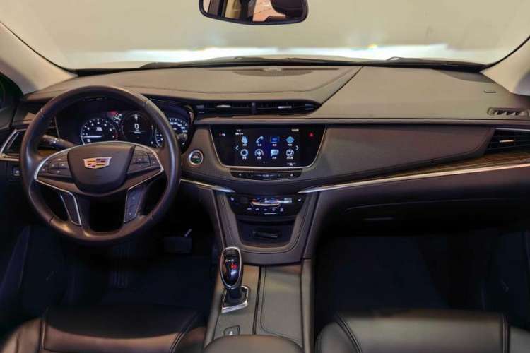 Used Cadillac XT5 2018 25T Luxury Model
