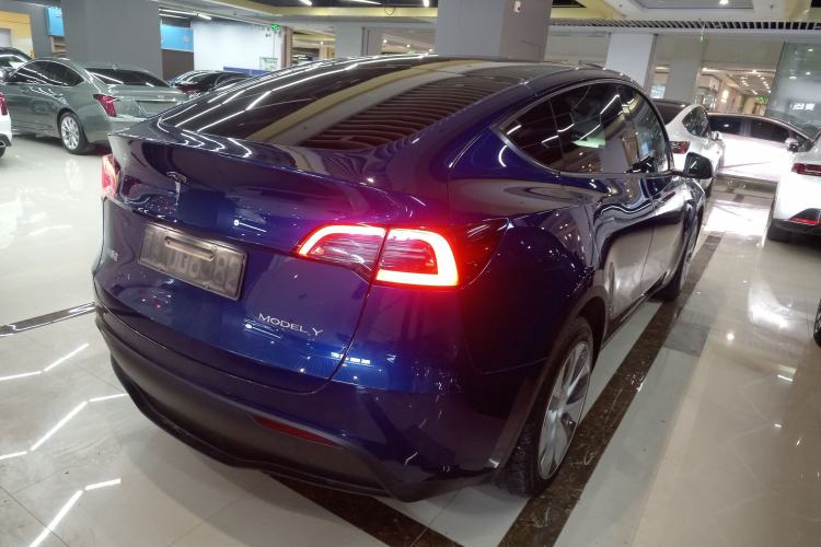 Used Tesla Model Y 2021 Standard Range Rear-Wheel Drive Version
