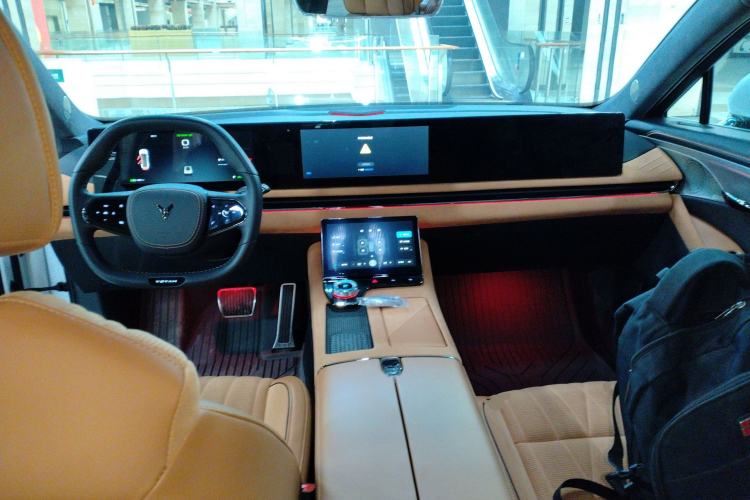 Used VOYAH PASSION 2023 Four-Wheel Drive Long-Range Version