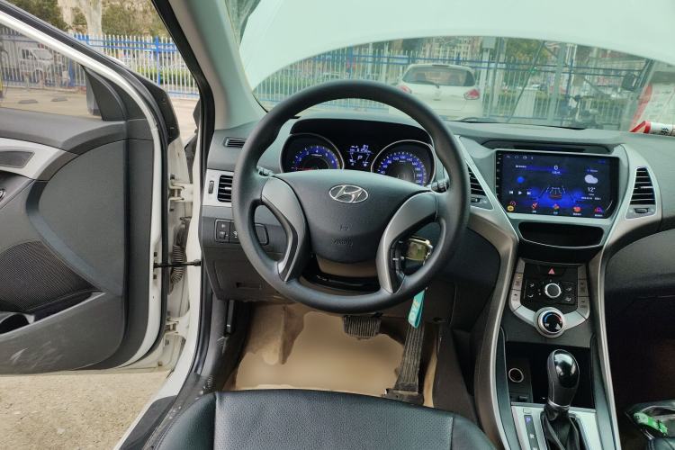 Used Hyundai Elantra (5th Generation / Langdong) 2012 1.6L Automatic Fashion Edition
