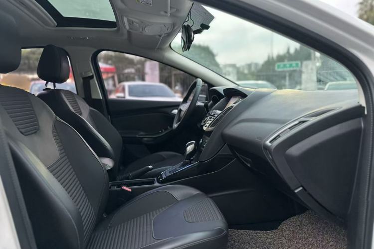 Used Ford Focus 2018 Sedan Classic 1.6L Automatic Trendy SmartDrive Edition
