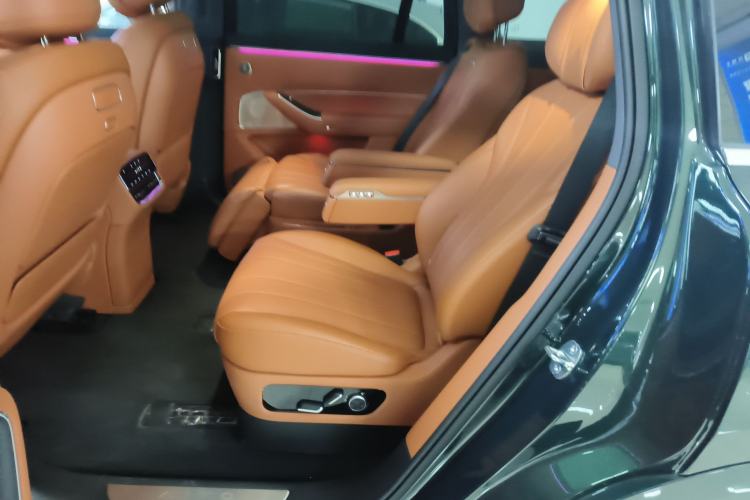 Used Hima AITO M8 2025 Extended-Range Ultra Version 53.4 kWh 6-Seater Edition