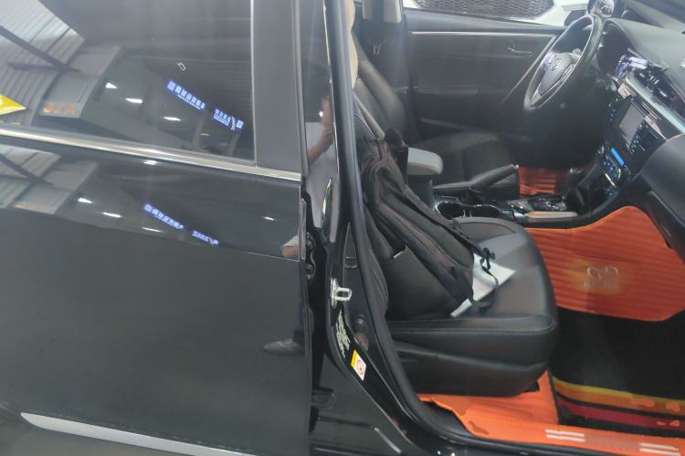 Used Toyota Corolla 2014 1.8L CVT Top-of-the-Line Version
