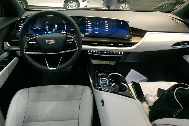 Used Cadillac GT4 2023 25T Luxury Model
