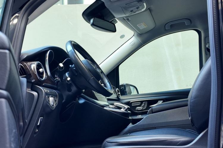 Used Mercedes-Benz V-Class 2017 V 260 L Prestige Extended Edition
