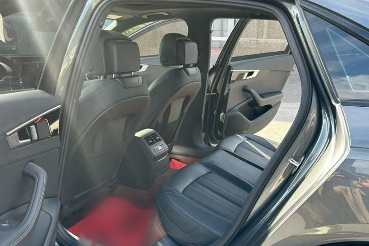 Used Audi A4L 2024 40 TFSI Luxury Dynamic Edition
