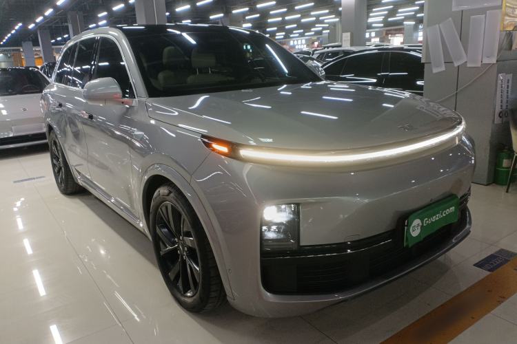 Used Li Auto L8 2023 Pro Model
