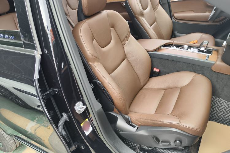 Used Volvo XC90 2023 B5 SmartDrive Luxury Edition 5 Seats