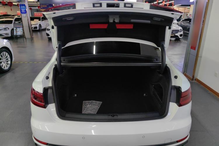 Used Audi A4L 2019 40 TFSI Ambition Version China V

