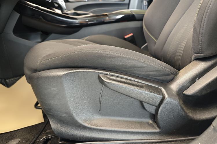 Used Roewe i5 2021 1.5L CVT Platinum Edition
