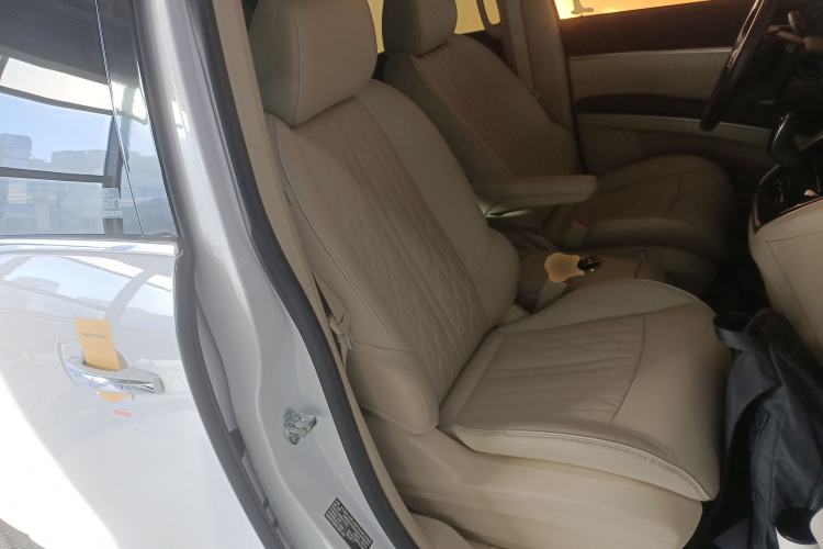 Used Buick GL8 2023 Land Executive Class 652T Luxury Model
