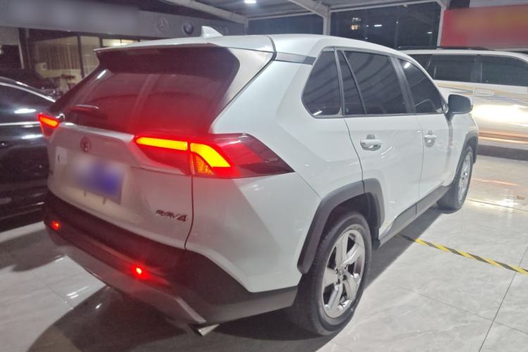 Used Toyota RAV4 2021 2.0L CVT Two-Wheel Drive Fashion Edition
